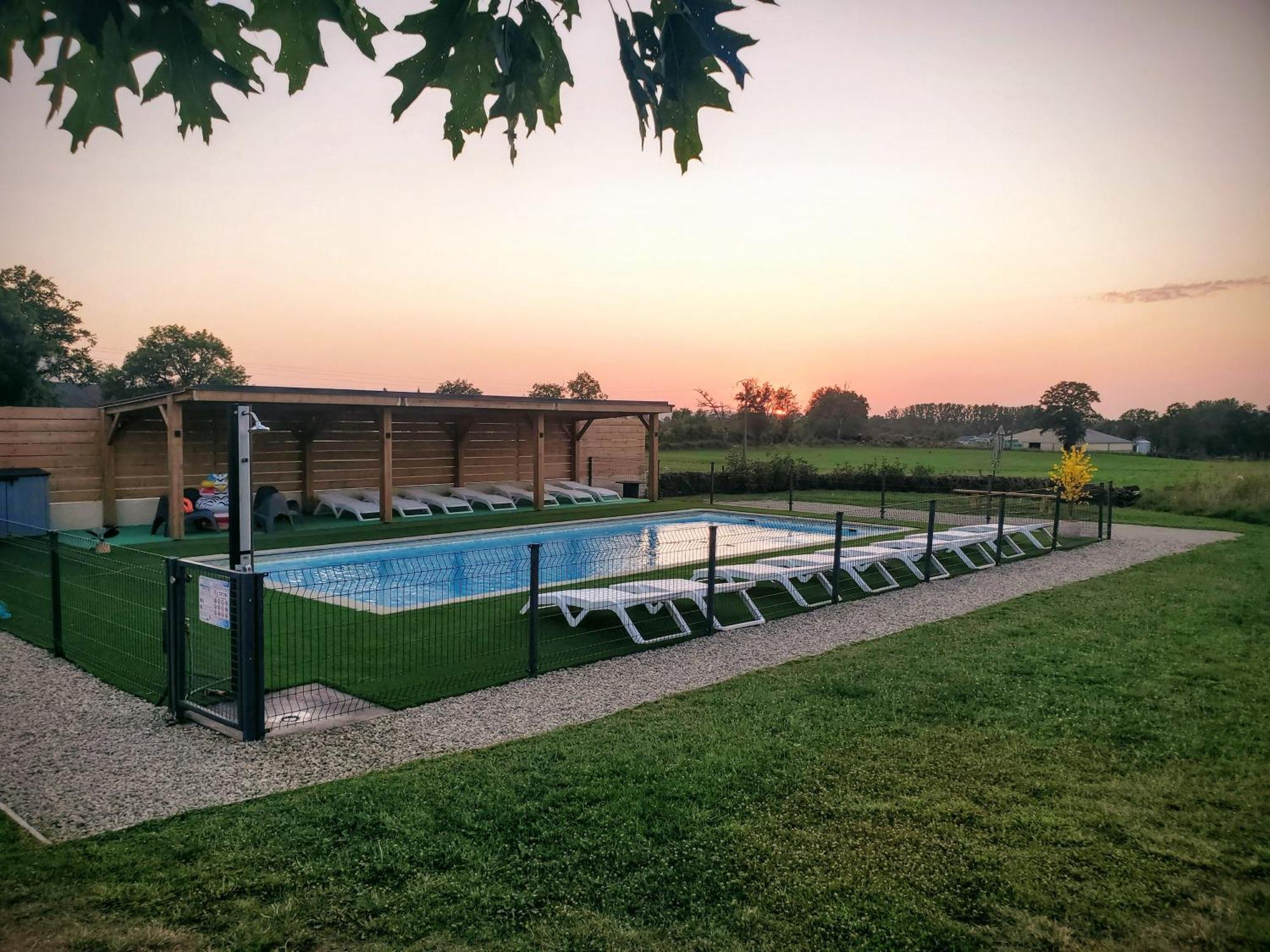 Les Gites De La Bouldoire Renaissance Rignac  Buitenkant foto